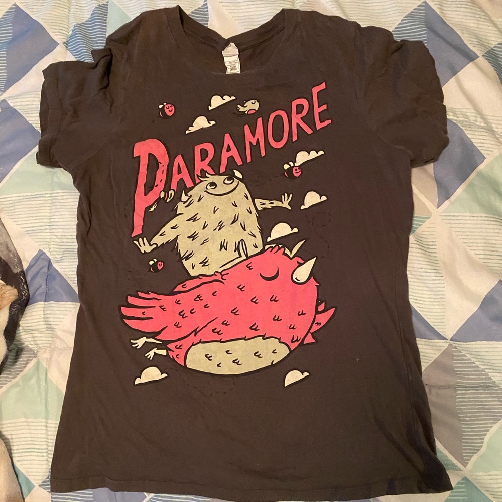 ~vintage~ Hot Topic Paramore Tee
